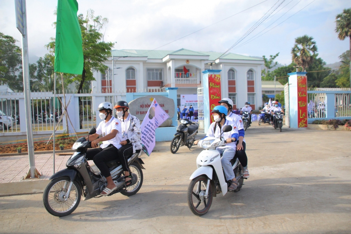evnspc voi nhieu hoat dong huong den chien dich gio trai dat 2022 hinh anh 1
