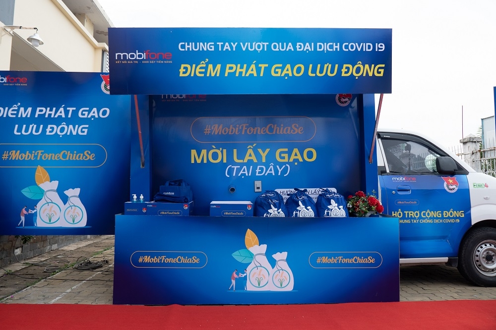 mobifone vinh danh 28 guong mat thanh nien tien lam theo loi bac hinh anh 3