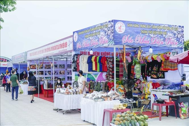 tourism products on display at hoa ban festival 2022 picture 1