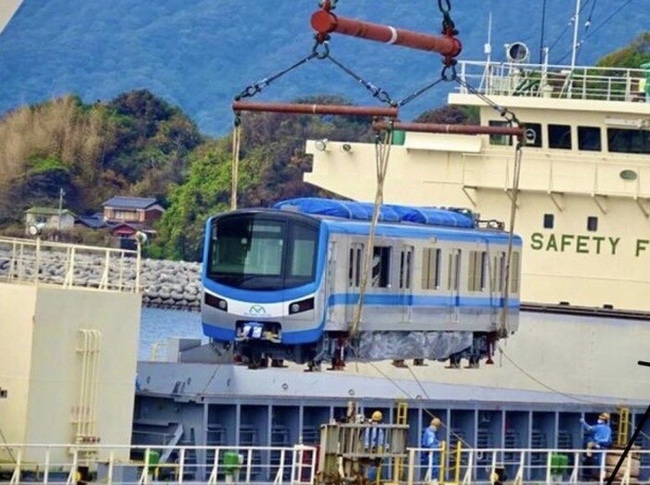 two more metro trains to arrive in hcm city from japan picture 1