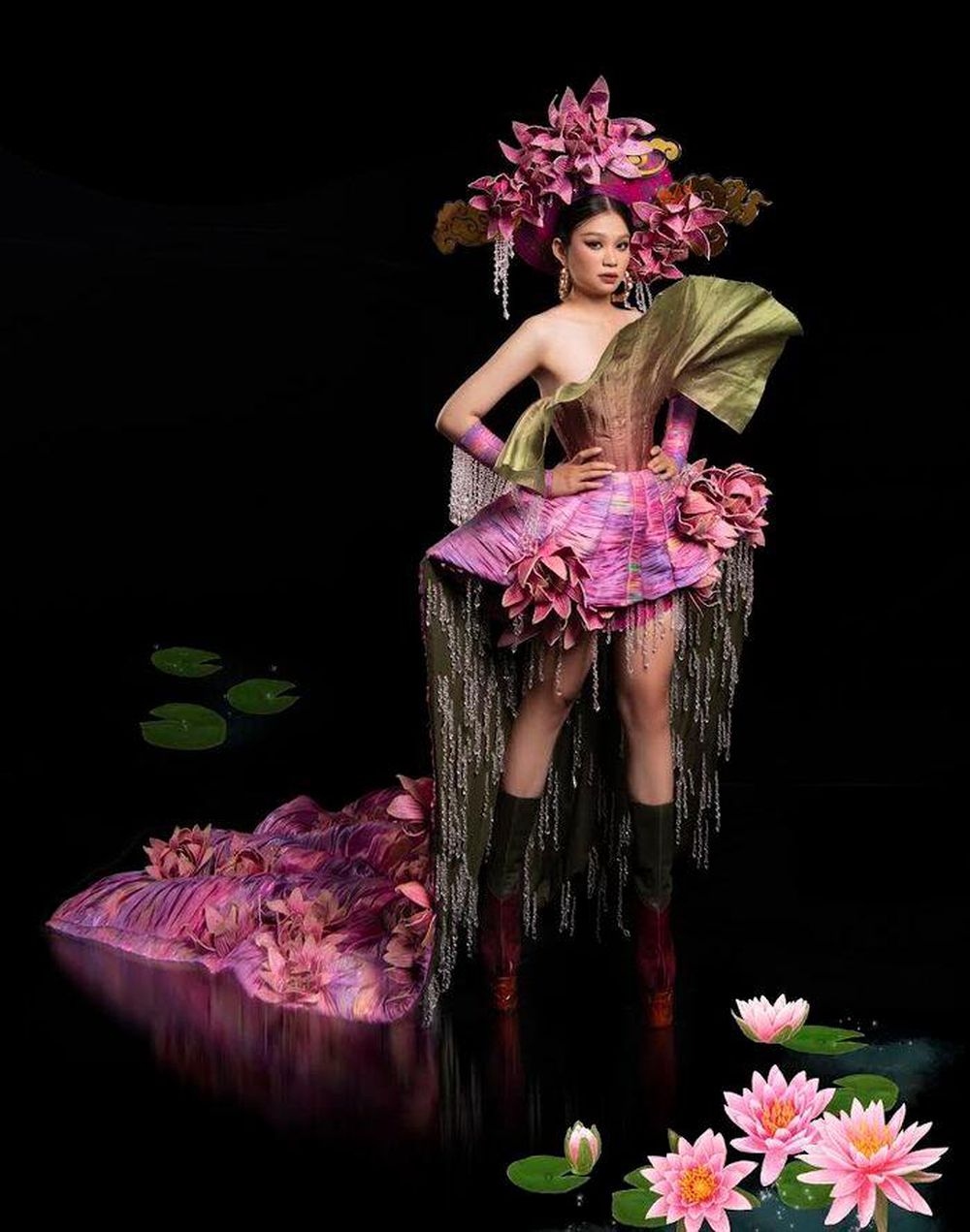 vn contestant among top 10 eco dress at miss eco 2022 picture 2