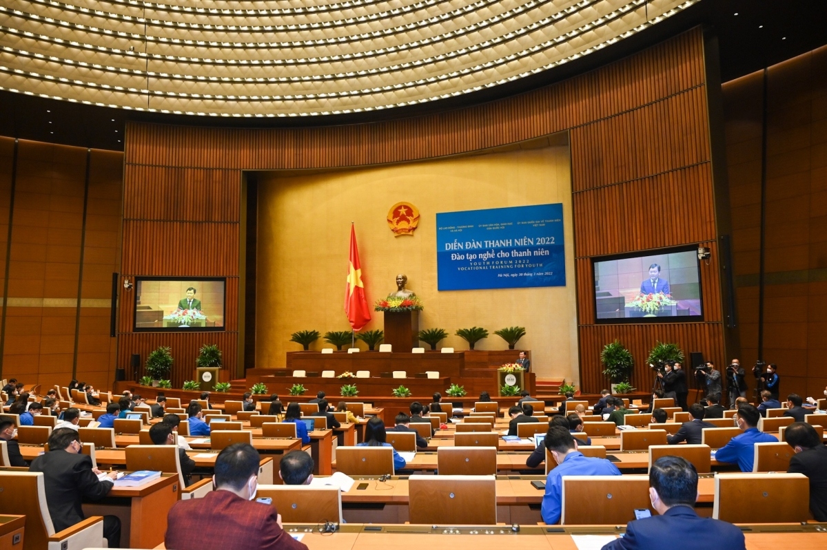 An overview of the national policy forum on vocational training for young people in Hanoi on March 30.