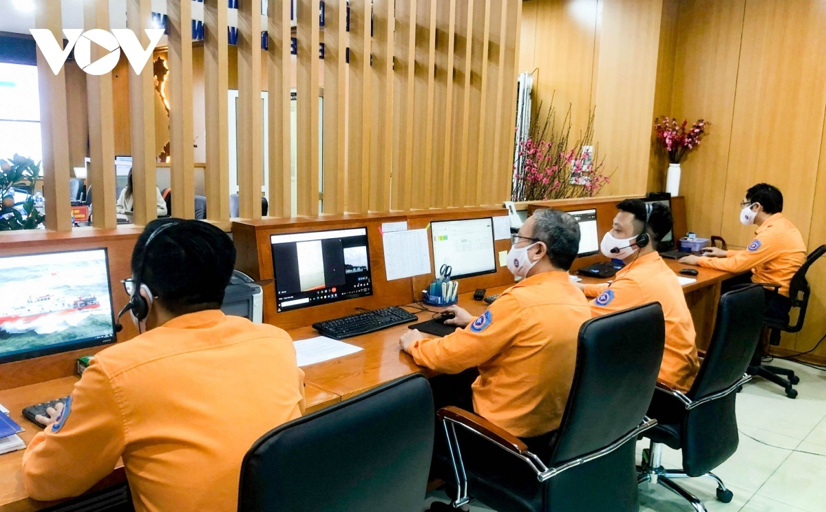 hanoi offices deal with rise in covid-19 infections picture 6