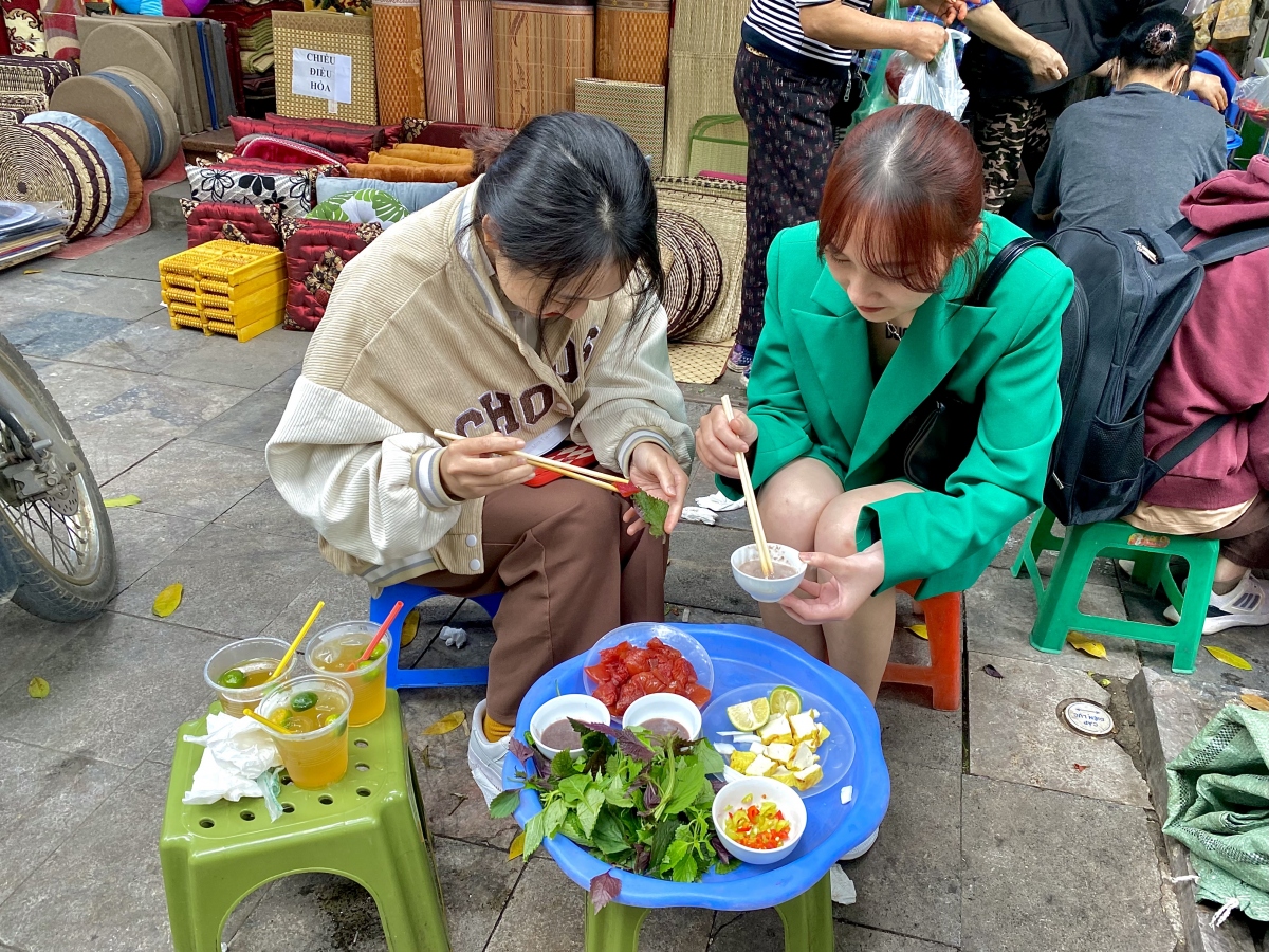 Dù món sứa đỏ khó ăn nhưng nó lại là món gây nghiện với nhiều người.