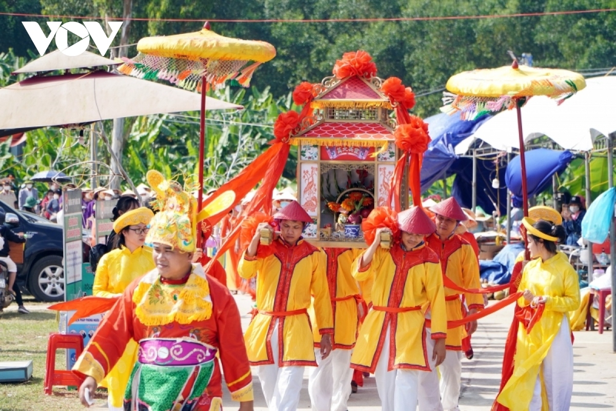 lady thu bon festival excites crowds in quang nam picture 4