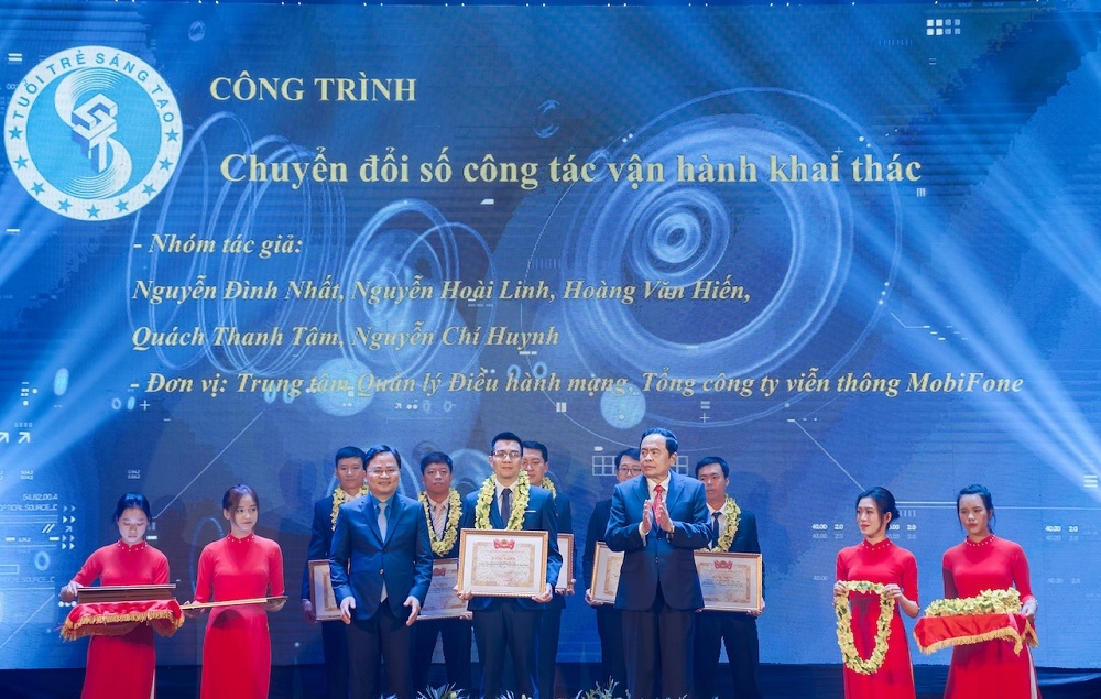 mobifone vinh danh 28 guong mat thanh nien tien lam theo loi bac hinh anh 4