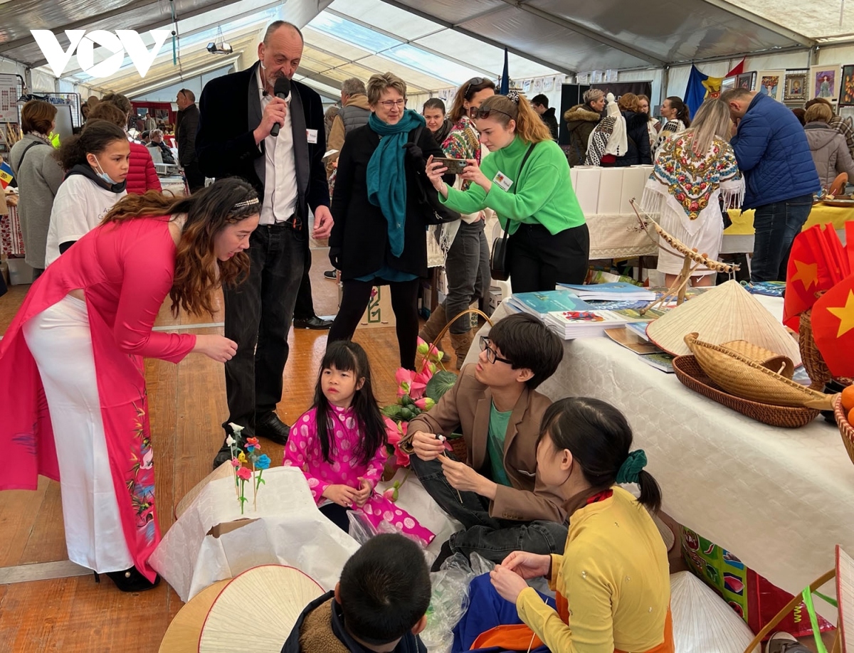 vietnamese culture promoted at int l francophonie day in france picture 1