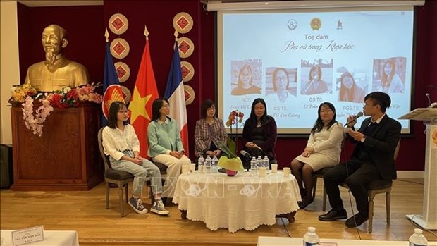 seminar highlights strong research passion of vietnamese women scientists in france picture 1