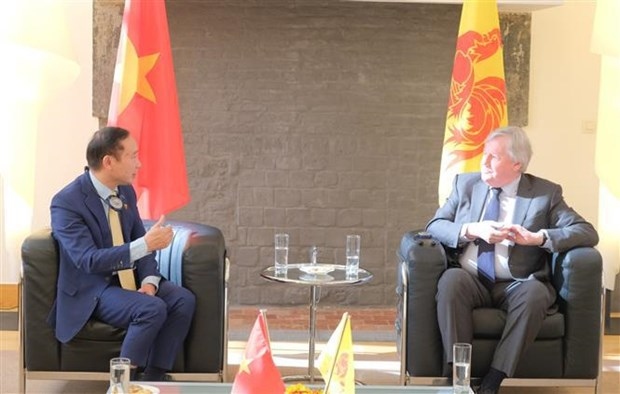 vietnam seeks stronger relations with parliament of belgium region picture 1