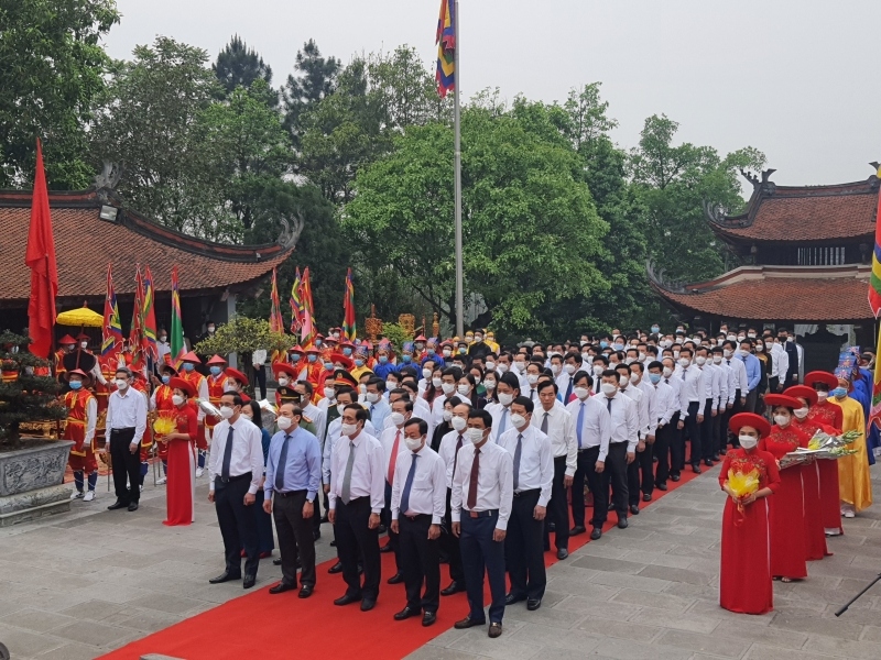 le gio Duc quoc to lac long quan va dang huong to mau Au co tai phu tho hinh anh 2