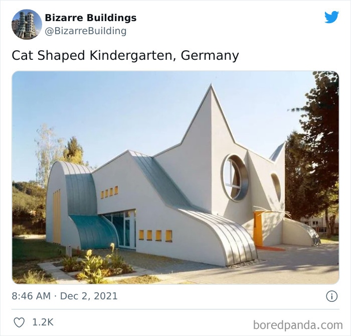 Tiếp tục là một ngôi nhà được xây dựng tại Đức và chủ nhân hẳn là rất yêu mèo.