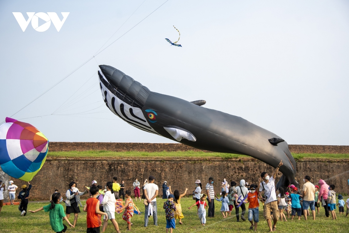 The event brings together top kite makers from across the country for activities which are due to take place until April 23.