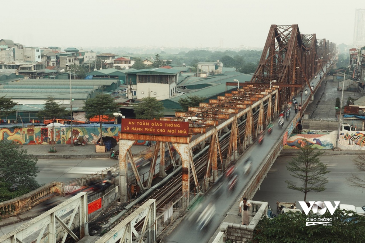 Một xã hội văn minh cần ưu tiên xây dựng đường cho xe đạp, bộ hành 