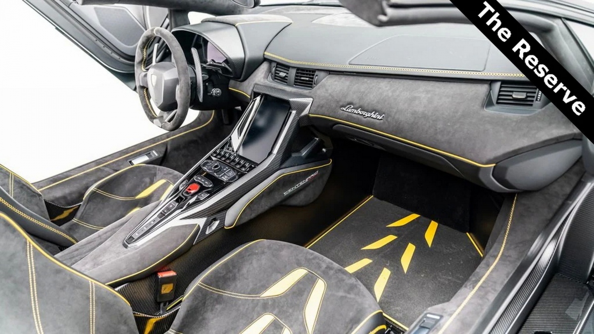 rao ban sieu xe trieu do - lamborghini centenario roadster voi than vo bang soi carbon hinh anh 6