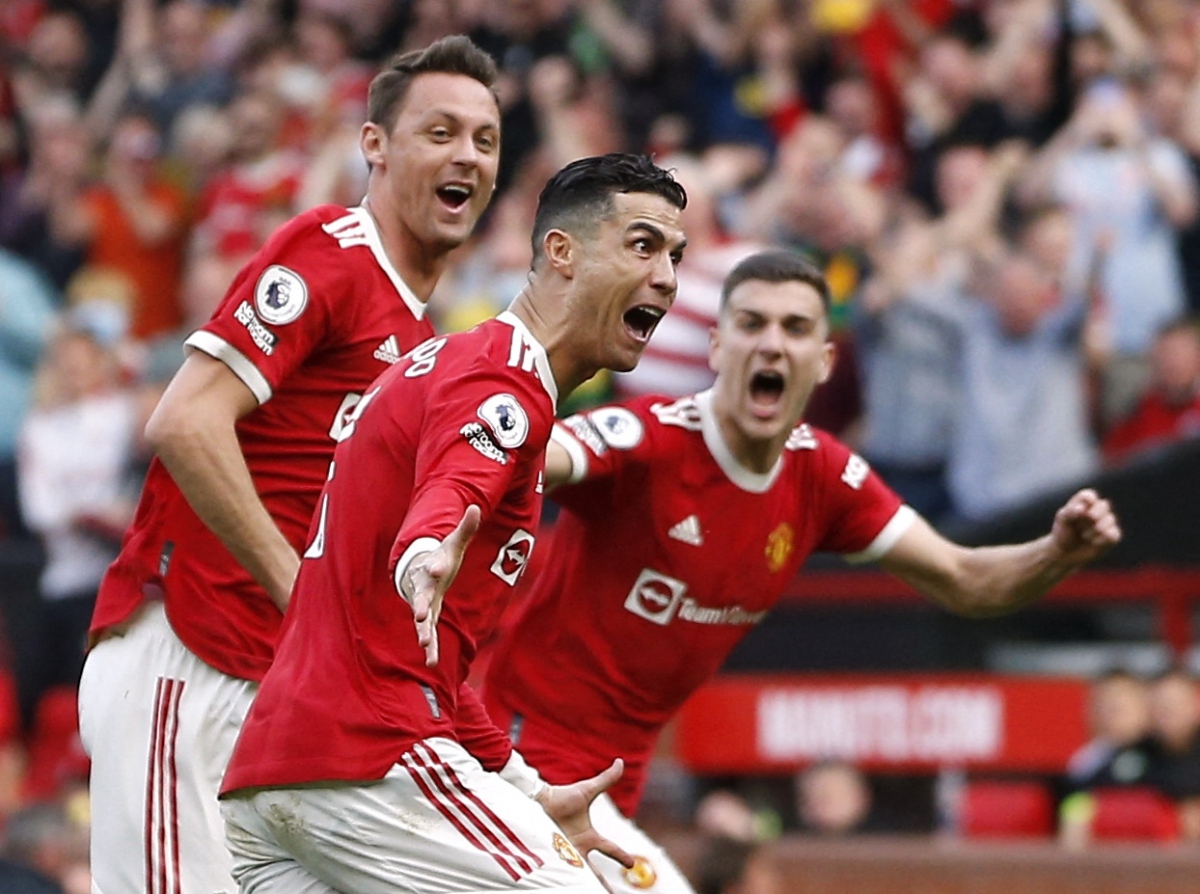 ronaldo lap sieu ky luc sau khi ghi hat-trick vao luoi norwich city hinh anh 1