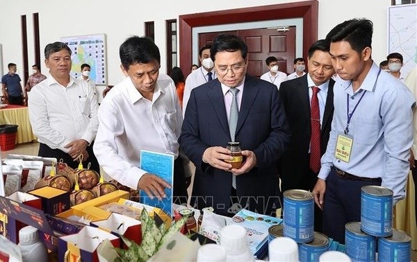 pm attends soc trang investment promotion conference picture 2