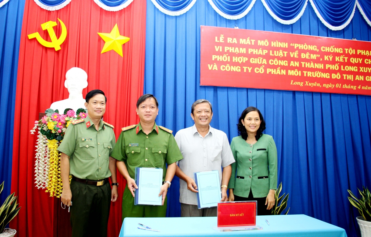 “Phòng, chống tội phạm, vi phạm pháp luật về đêm”