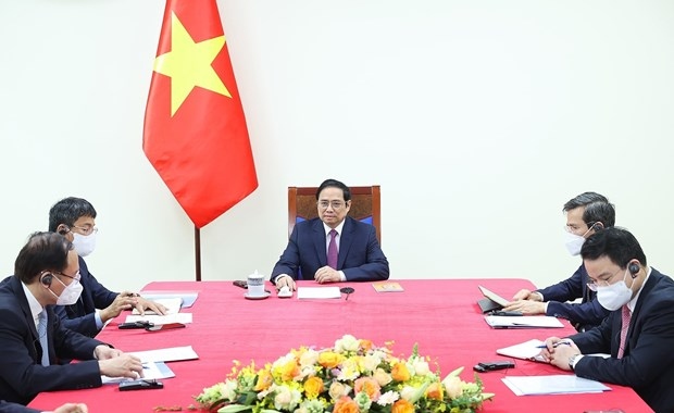 pm affirms vietnam s wish for stronger ties with wef picture 1