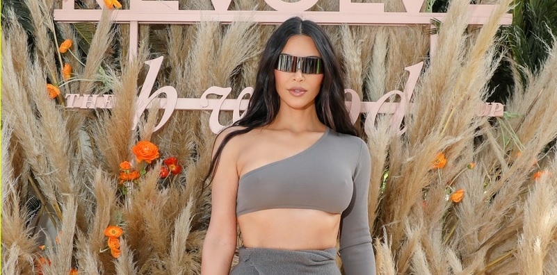 Kim Kardashian gợi cảm dự sự kiện Lễ hội âm nhạc Coachella 2022