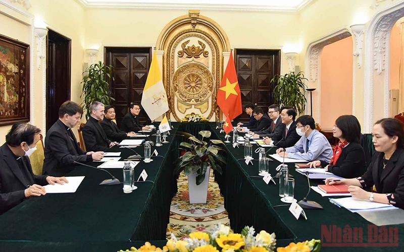 vietnam vatican relations develop positively, says deputy pm picture 1