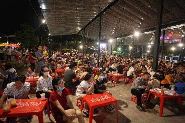 post-pandemic night market reopens in da nang, attracts visitors picture 11 post-pandemic night market reopens in da nang, attracts visitors picture 11