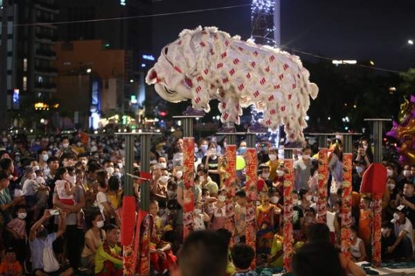 post-pandemic night market reopens in da nang, attracts visitors picture 4 post-pandemic night market reopens in da nang, attracts visitors picture 4