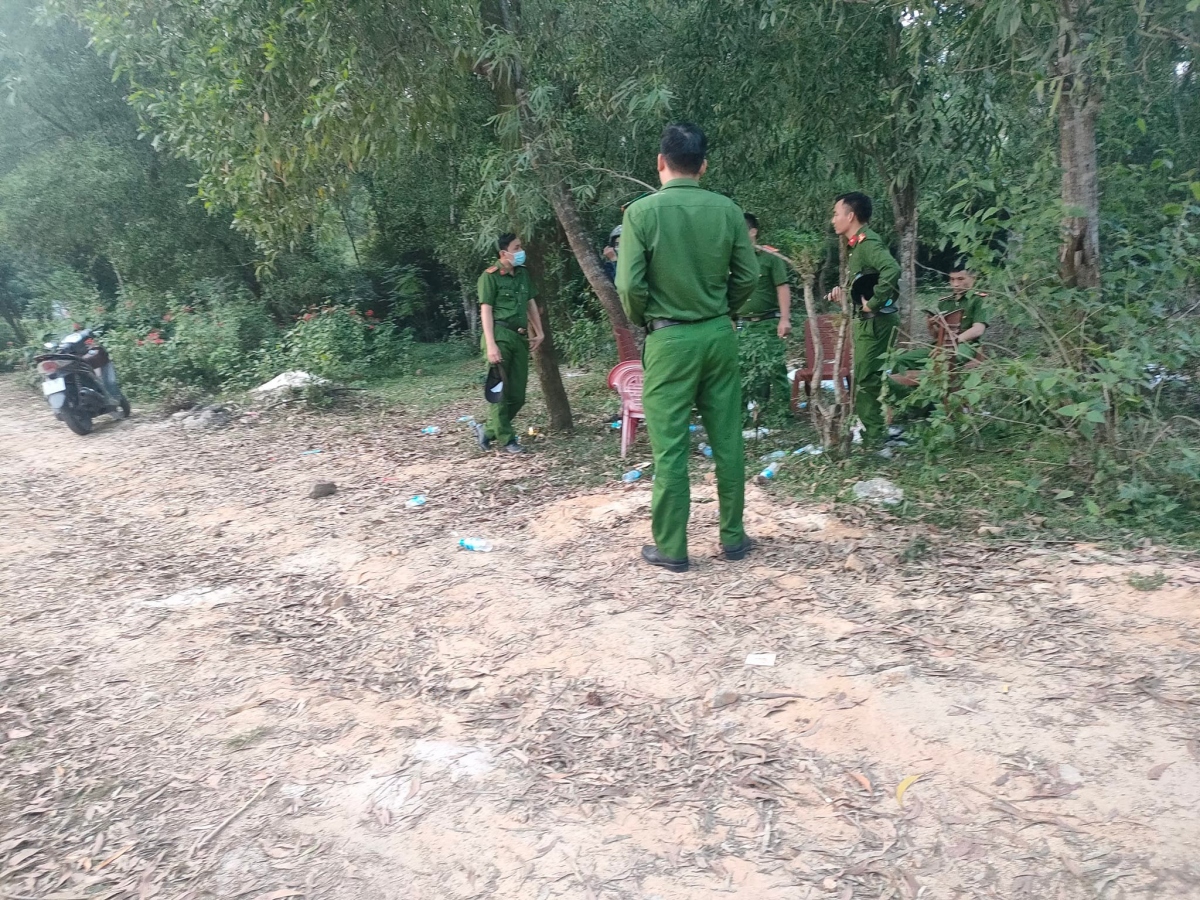 vay bat nghi pham dam 1 nguoi khuyet tat trong thuong roi bo tron len nui hinh anh 2