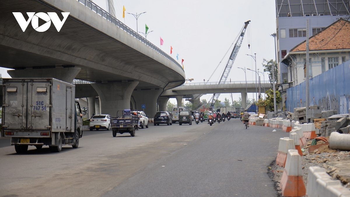 thu thiem 2 bridge opens to traffic on april 28 picture 10