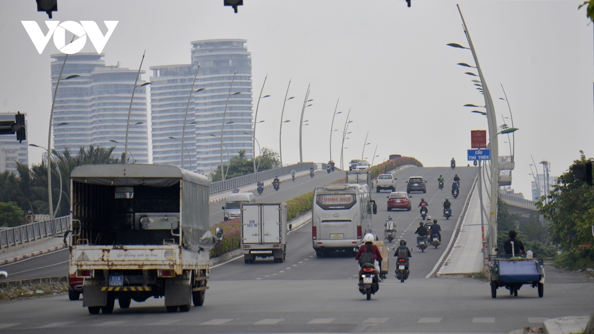 thu thiem 2 bridge opens to traffic on april 28 picture 15