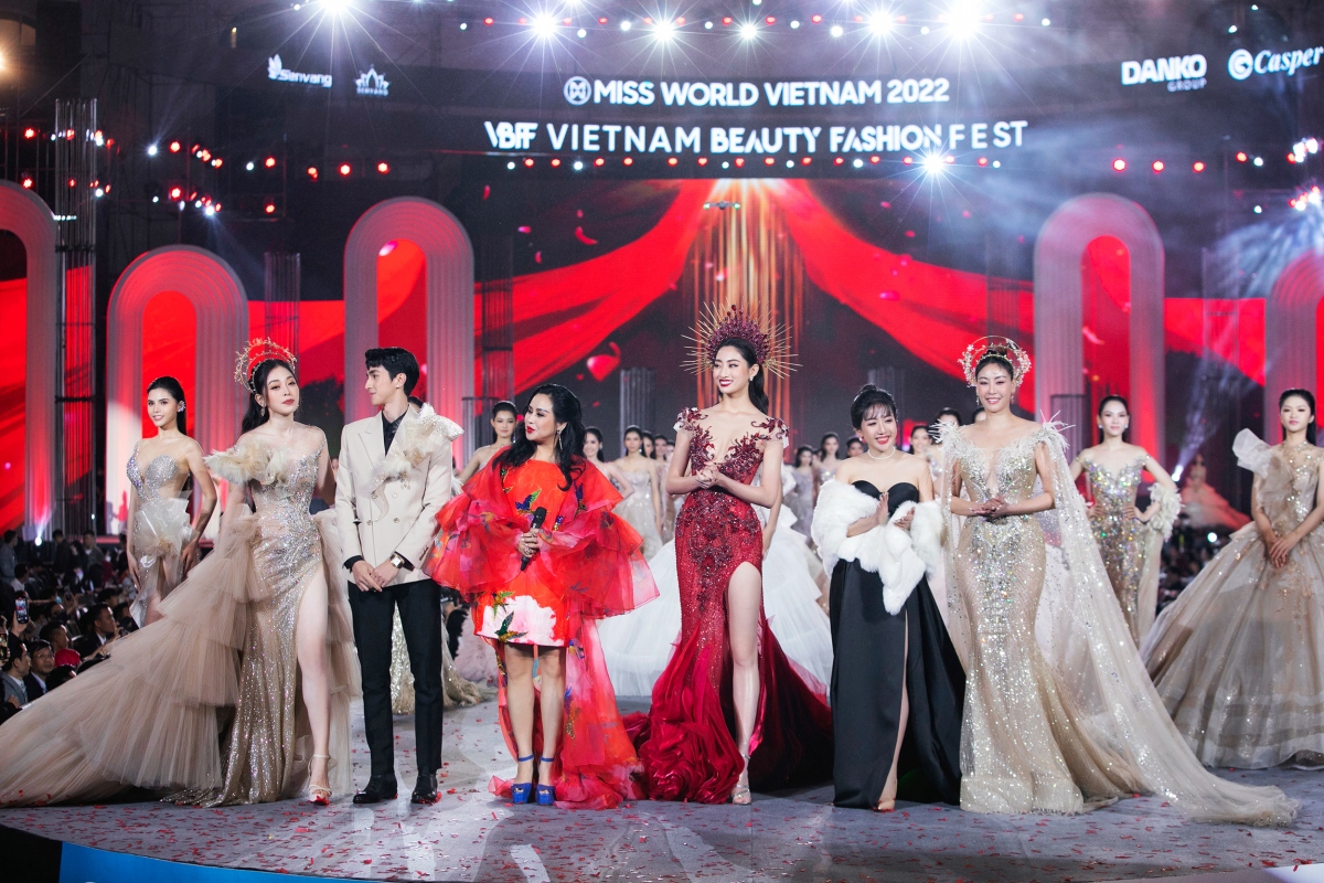 hoa hau Do thi ha hoa cong chua long lay trong vietnam beauty fashion fest hinh anh 1