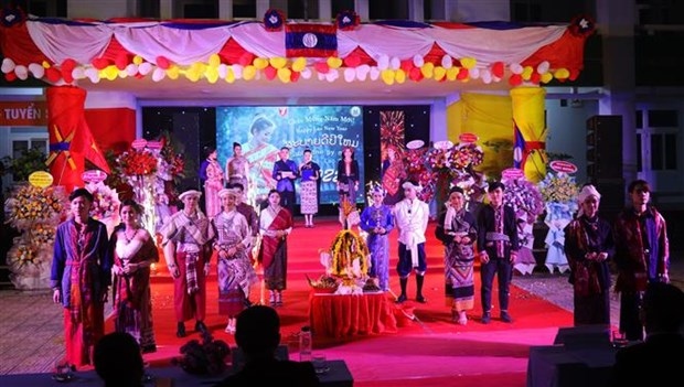 lao students in thua thien - hue celebrate bunpimay festival picture 1
