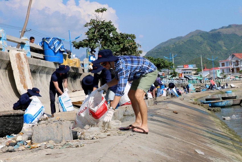 us consulate general inspires environmental protection in khanh hoa picture 1