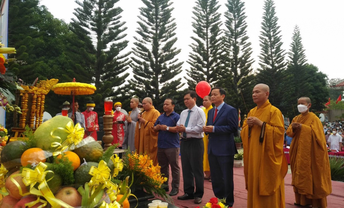 Giỗ Tổ tưởng nhớ công lao dựng nước của các vua Hùng ở Kon Tum