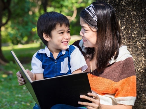 “Dành 15 phút mỗi ngày đọc sách cùng con liệu có xa xỉ?”