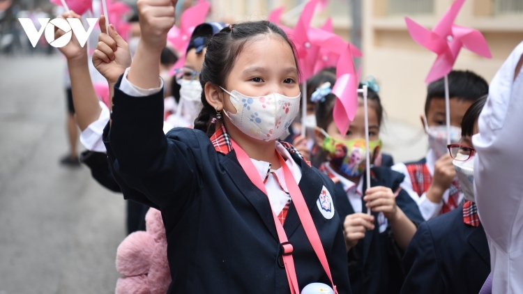 Grades one to six head back to school in Hanoi