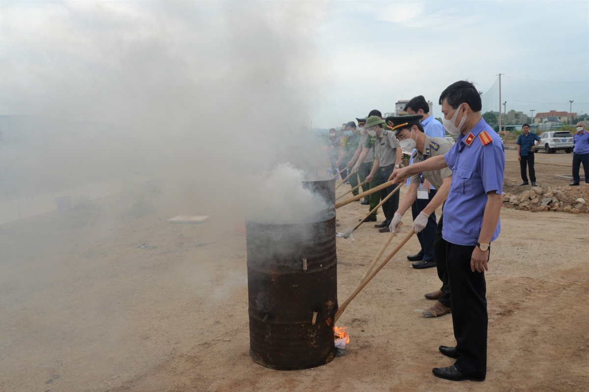 Quảng Ninh tiêu hủy 70 bánh heroin tang vật trong các vụ án ma túy