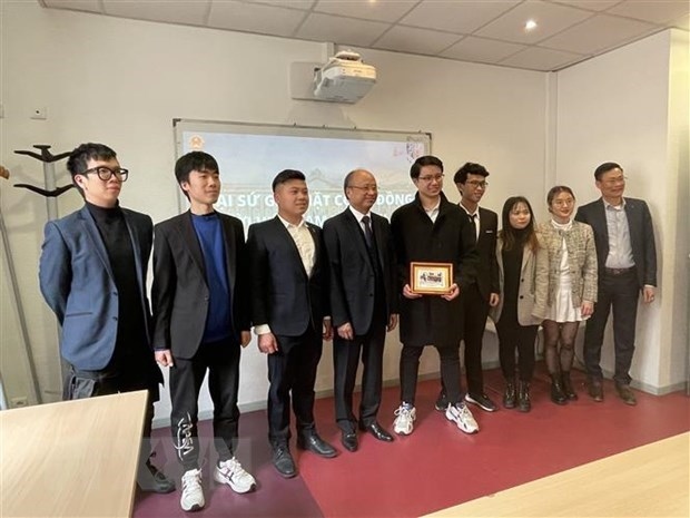 vietnamese community in france urged to be more unity picture 1