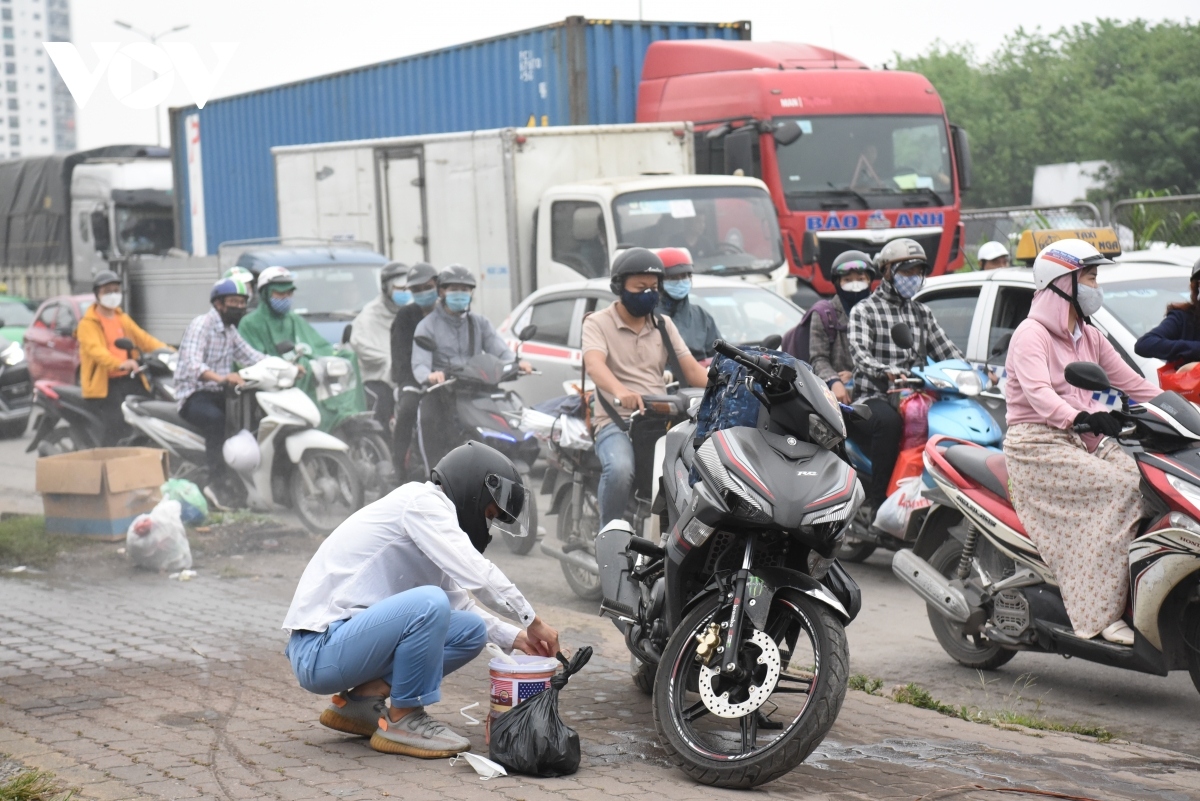 people get stuck as traffic plunged into chaos picture 6