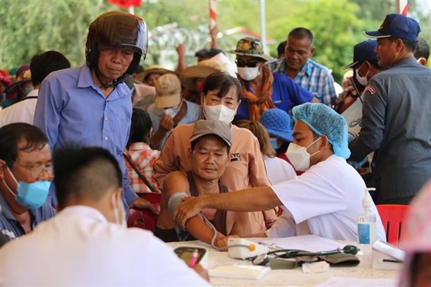 health check-ups arranged for hundreds of vietnamese origin in cambodia picture 1