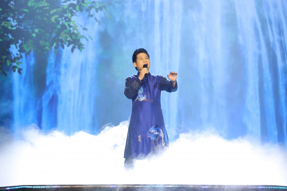 diva thanh lam khen ngoi pham phuong thao sang tac rat hay, rat viet nam hinh anh 5