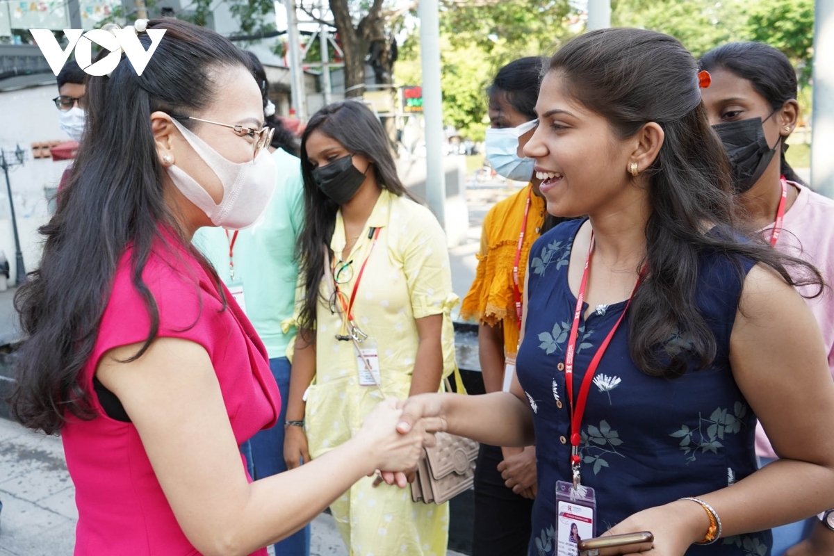 indian students enroll in a medicine course at vietnam university picture 1