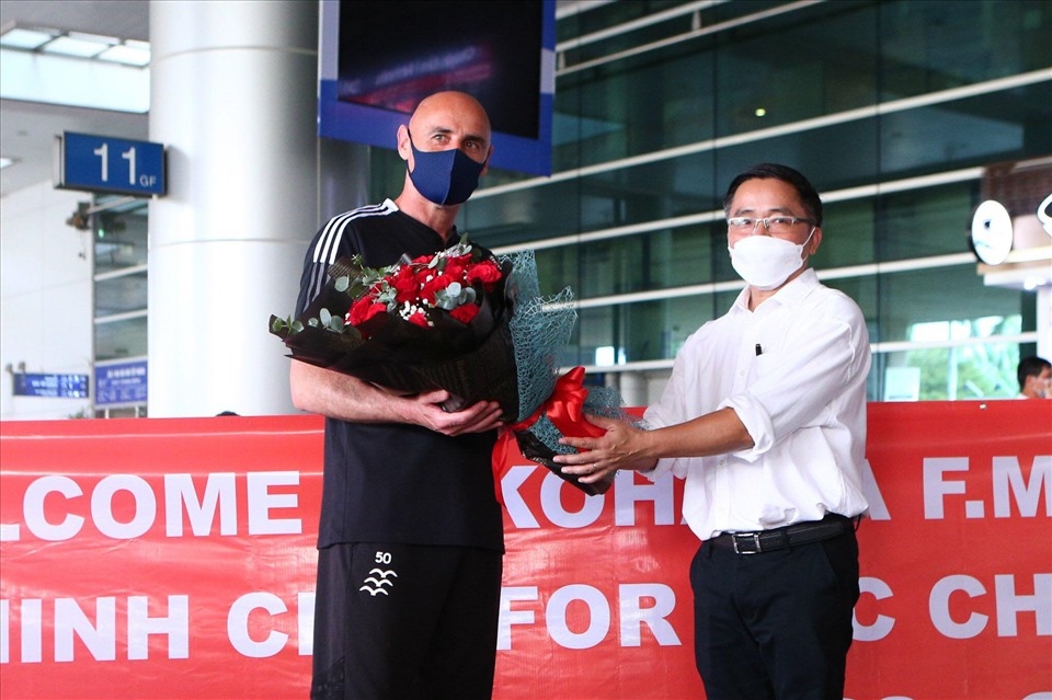 yokohama f. marinos arrive in vietnam for afc champions league clash picture 1