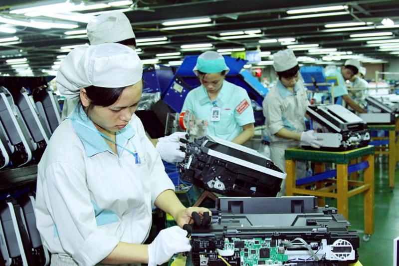 vietnam posts huge trade deficit in first half of april picture 1