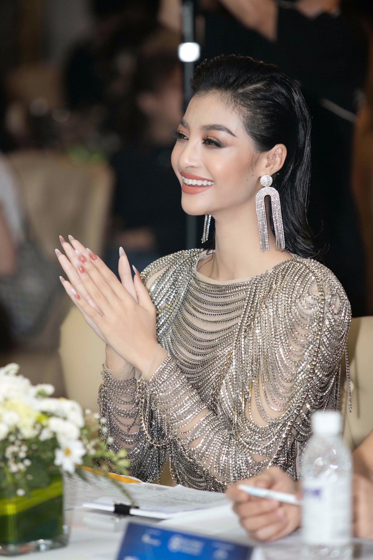 A hau kieu loan dien dam goi cam di cham thi miss world vietnam 2022 hinh anh 3