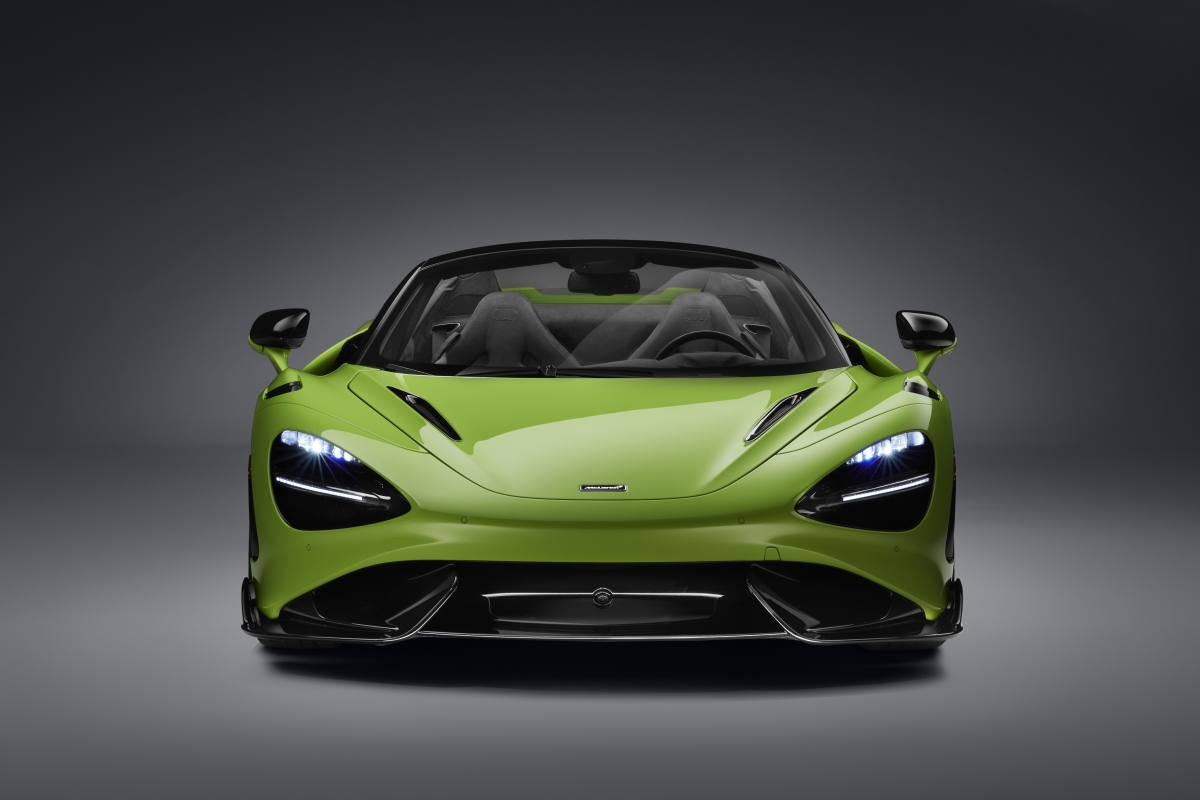 Giá hơn 29 tỷ đồng, siêu phẩm McLaren 765LT Spider được trang bị những gì?