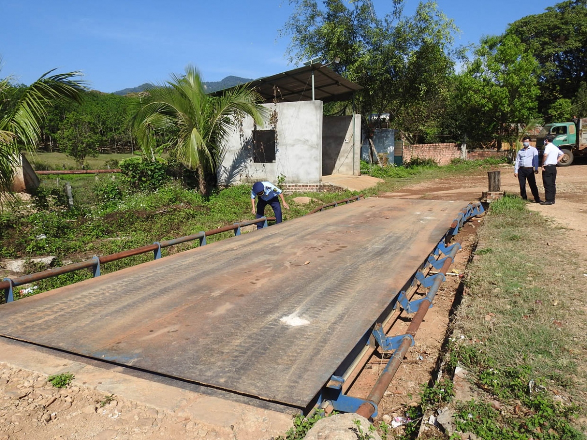 sau phan anh cua vov, kon tum kiem tra hoat dong cac tram can dien tu hinh anh 1