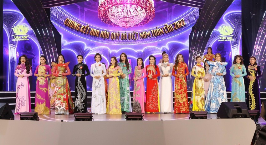 ai loan crowned mrs vietnam global 2022 picture 3