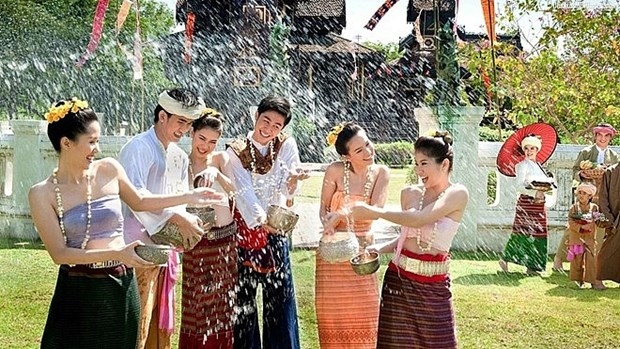pm sends greetings to laos, cambodia on traditional new year picture 1