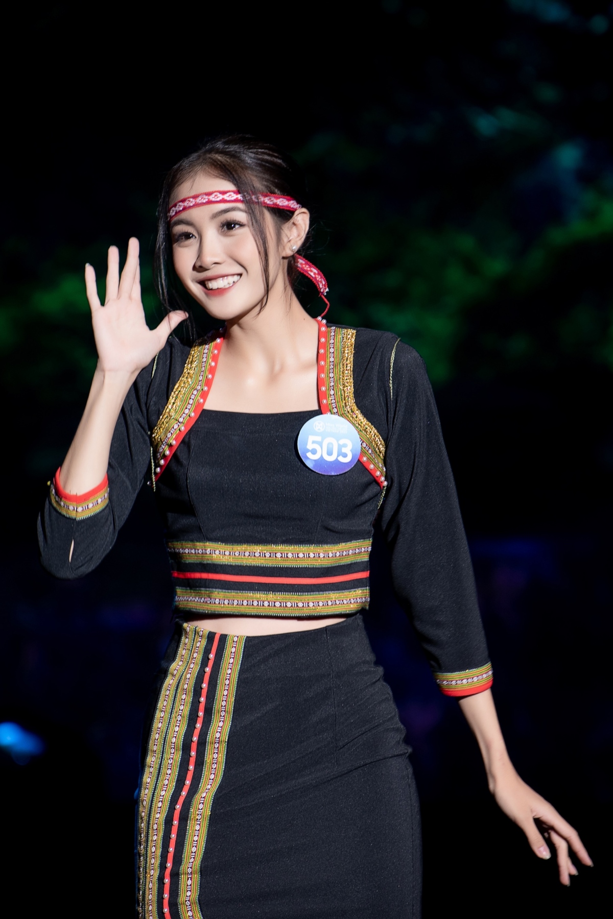 A hau kieu loan dien dam goi cam di cham thi miss world vietnam 2022 hinh anh 4