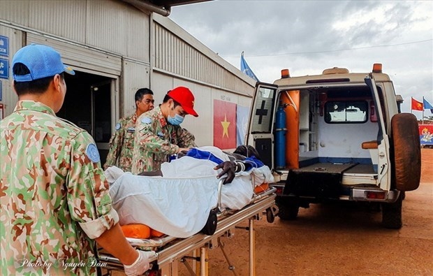 vietnamese peacekeepers in south sudan successfully give first aid to stroke patient picture 1